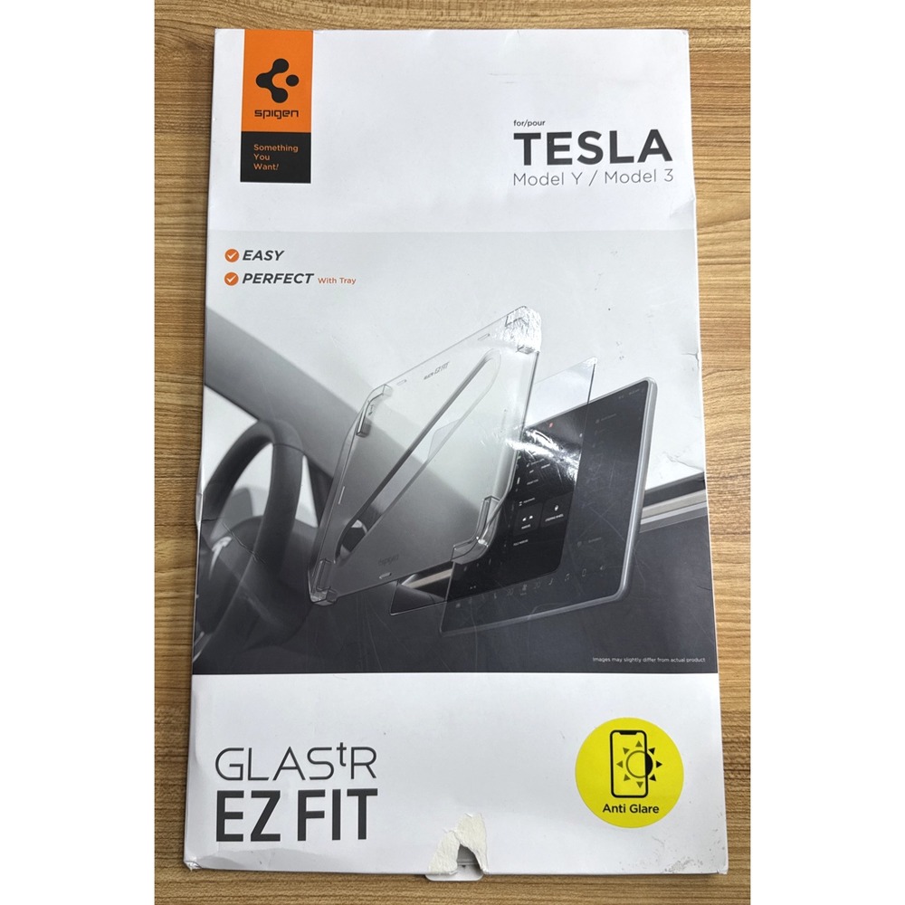 Spigen 15" Tesla Model 3 /‎ Y Screen Protector GlasTR EZ Fit AGL01086